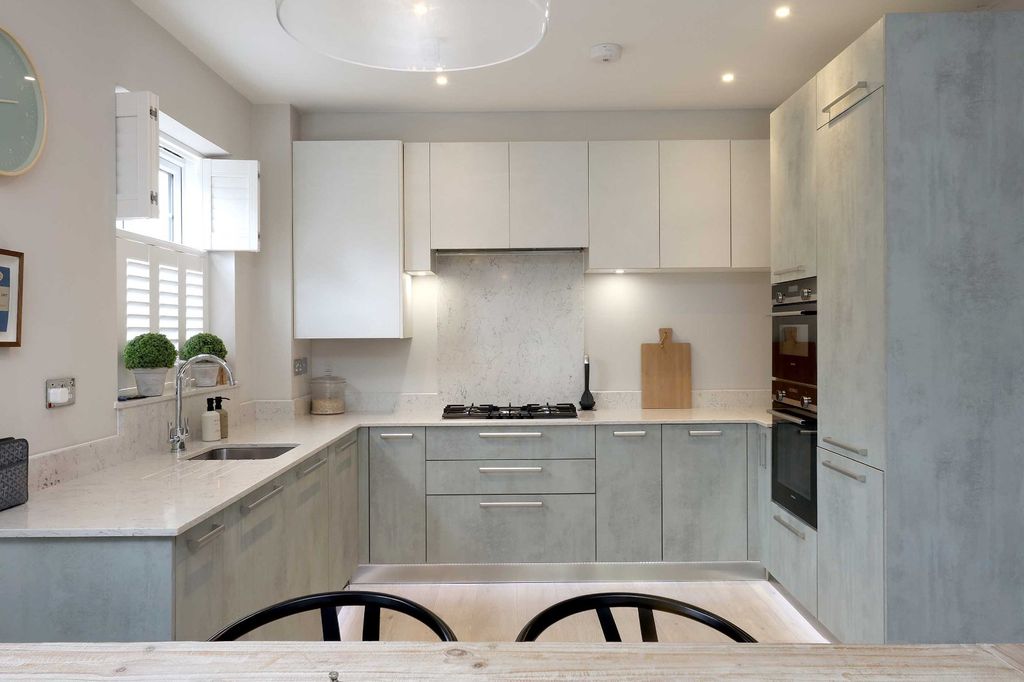 Additional image 9 of 2 bed flat for saleStation Road, Beaconsfield, Buckinghamshire HP9