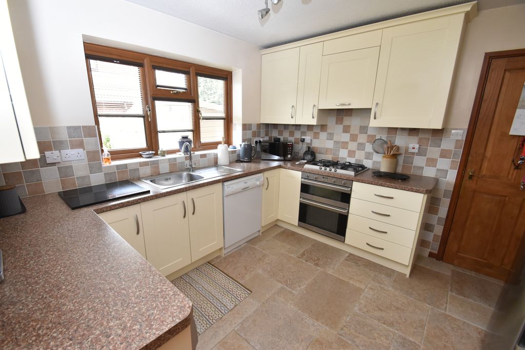 Property photo 2 of 20 Seddons Tiverton