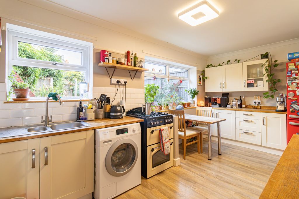 Property photo 2 of 21 4664132