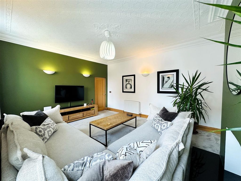 Property photo 3 of 26