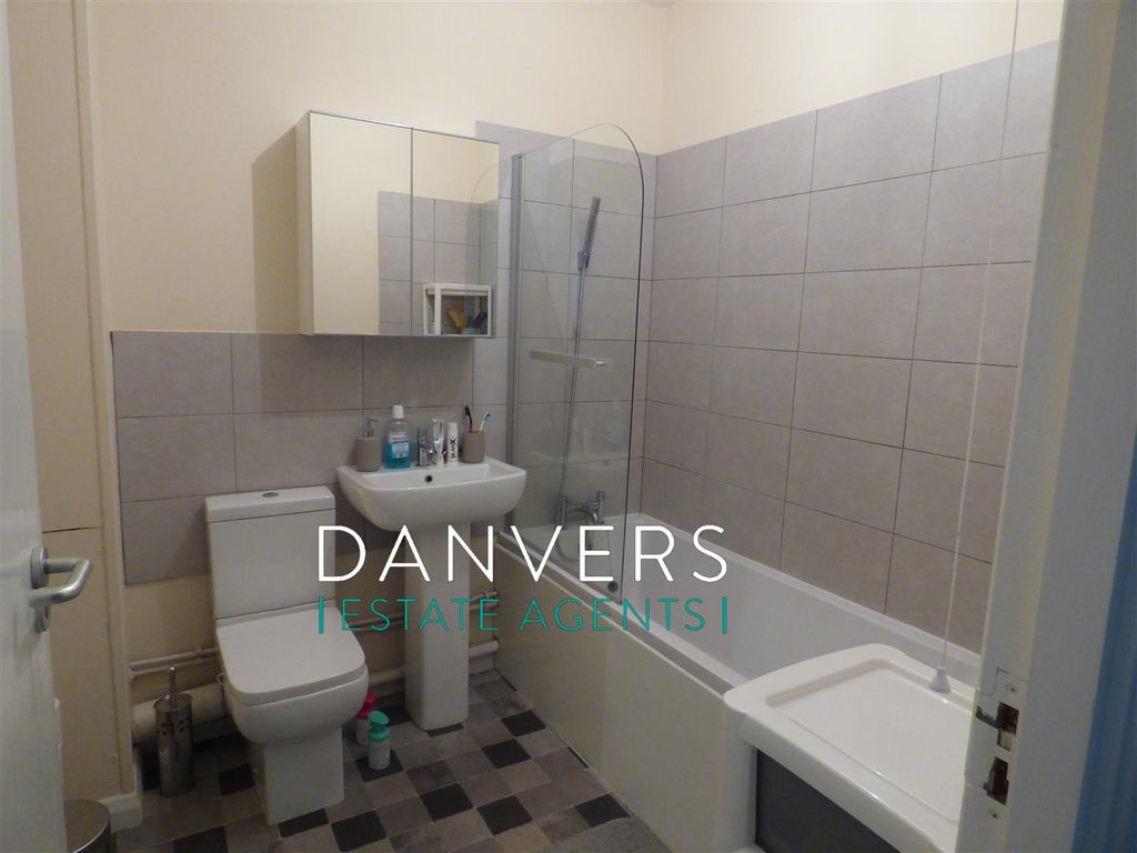 Property photo 3 of 6