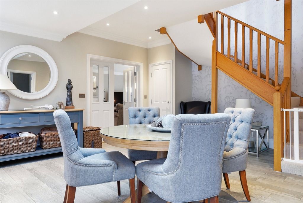 Property photo 3 of 36 Hall