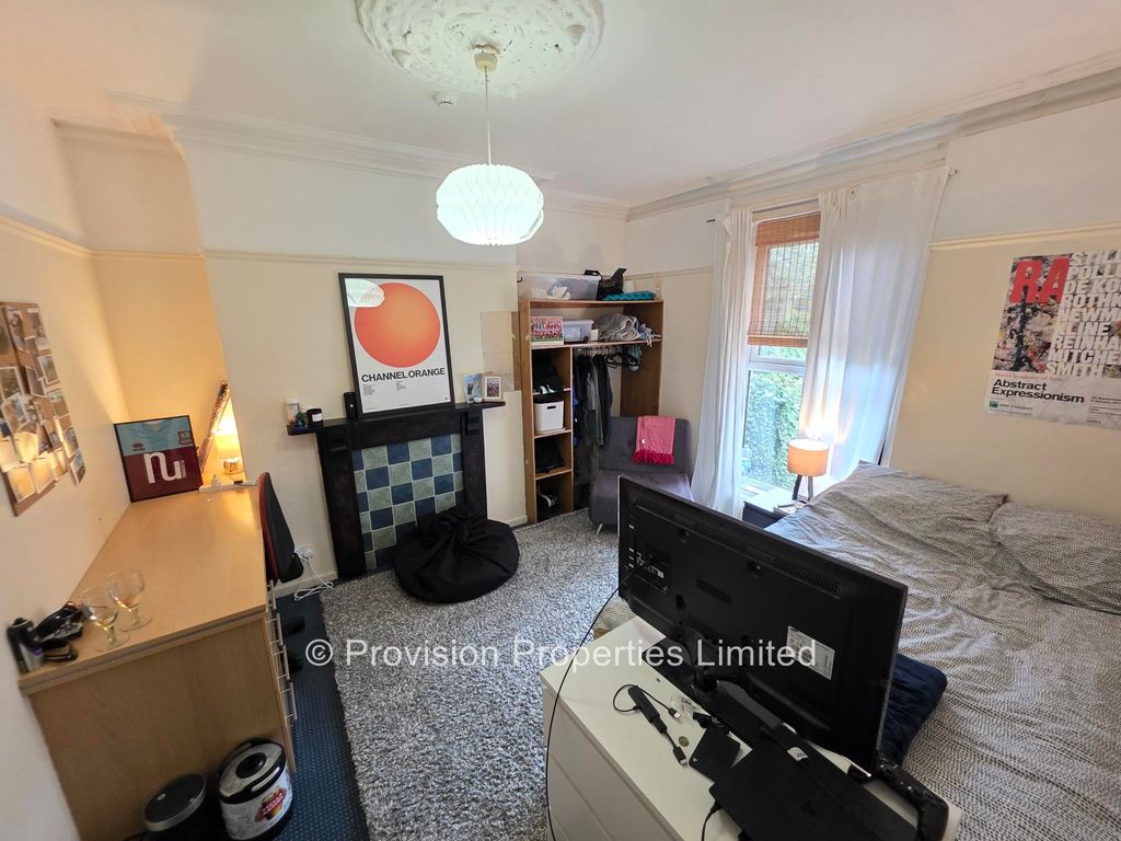 Property photo 2 of 14 Photo