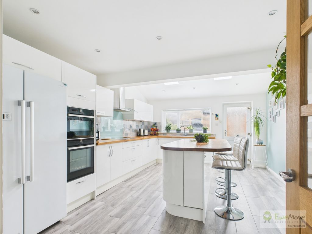Property photo 3 of 15 Ewemove Mildenhall Oak Drive Kitchen 1