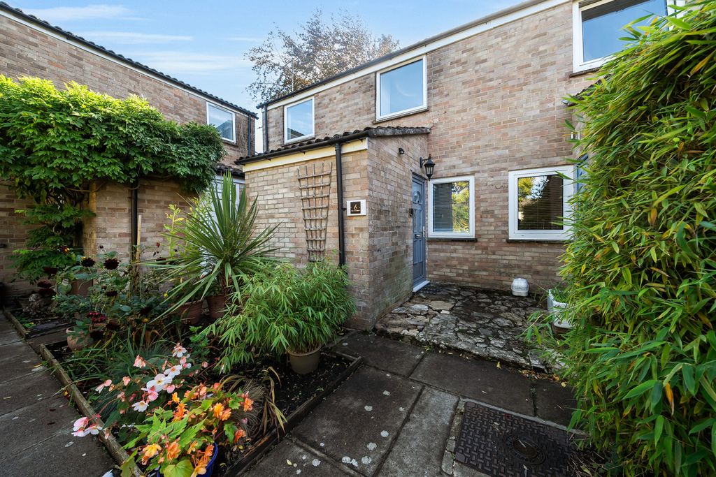 Property photo 1 of 27