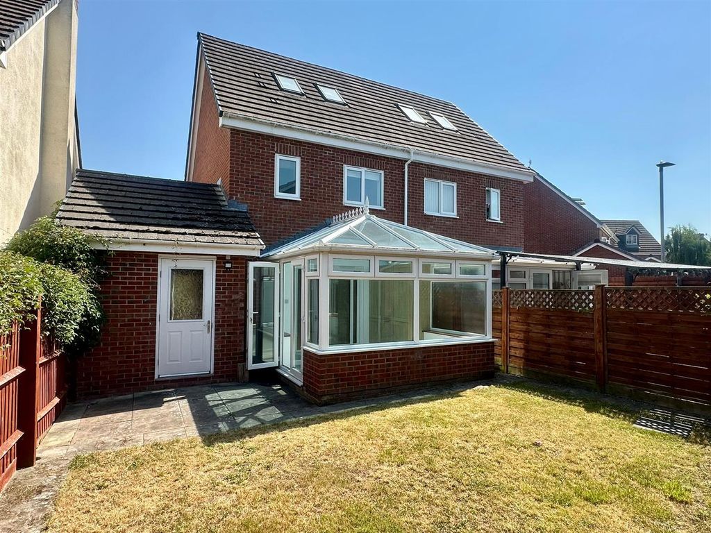 Property photo 2 of 16