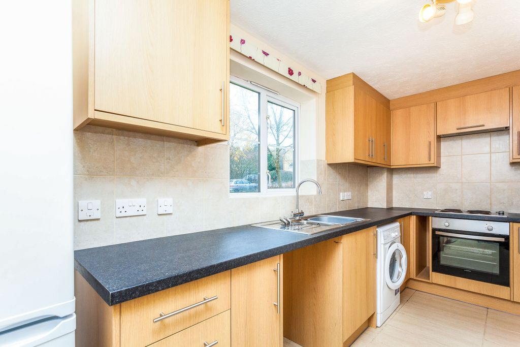 Property photo 2 of 19 Kitchen