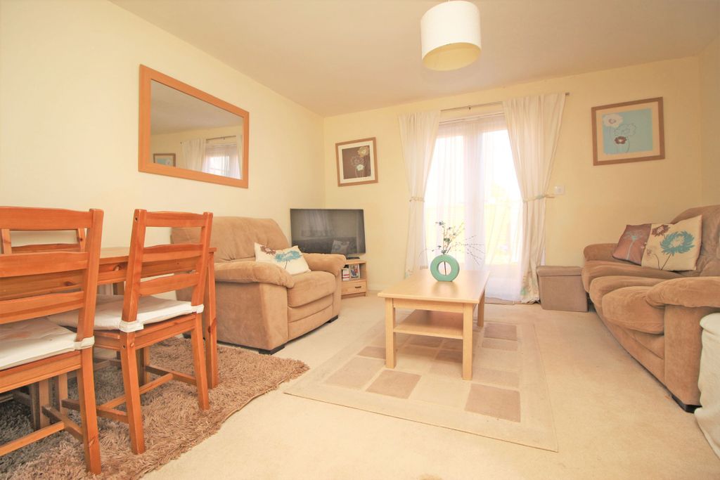 Property photo 3 of 8