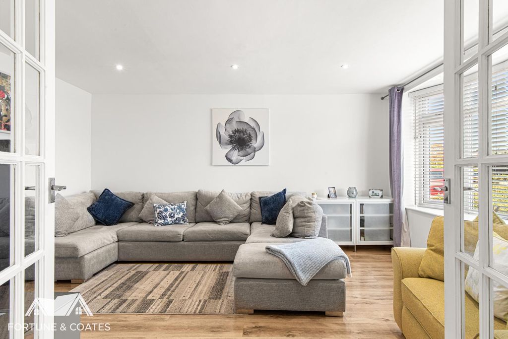 Property photo 3 of 24 Lattongreen_14.Jpg