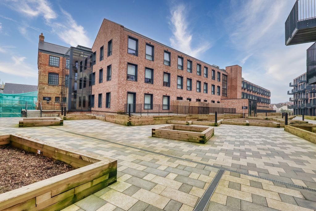 Property photo 1 of 8 Picture No. 21