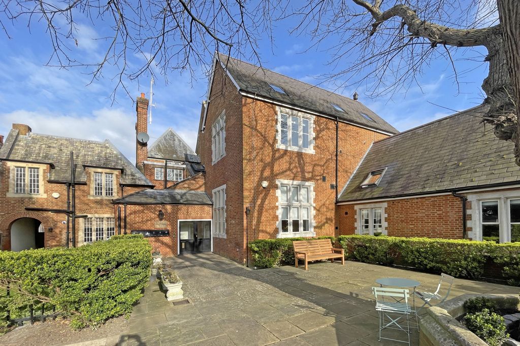 Property photo 1 of 11