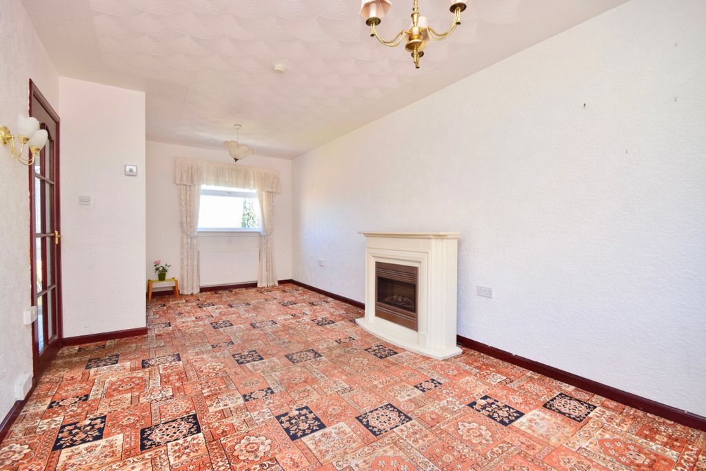 Property photo 2 of 24