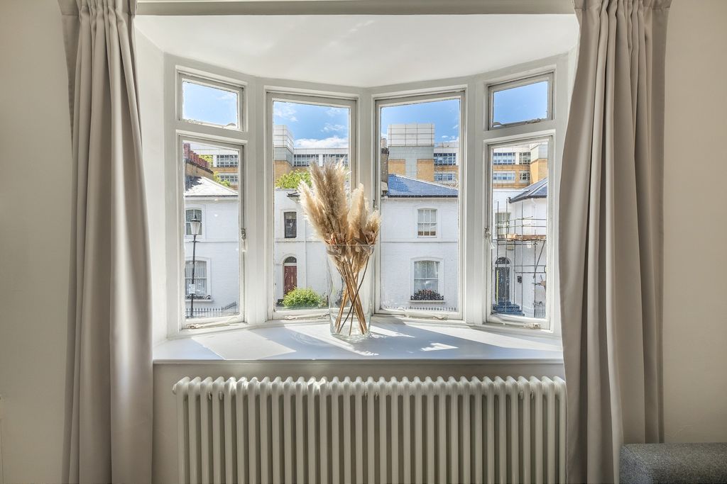 Property photo 3 of 17 Picture 3