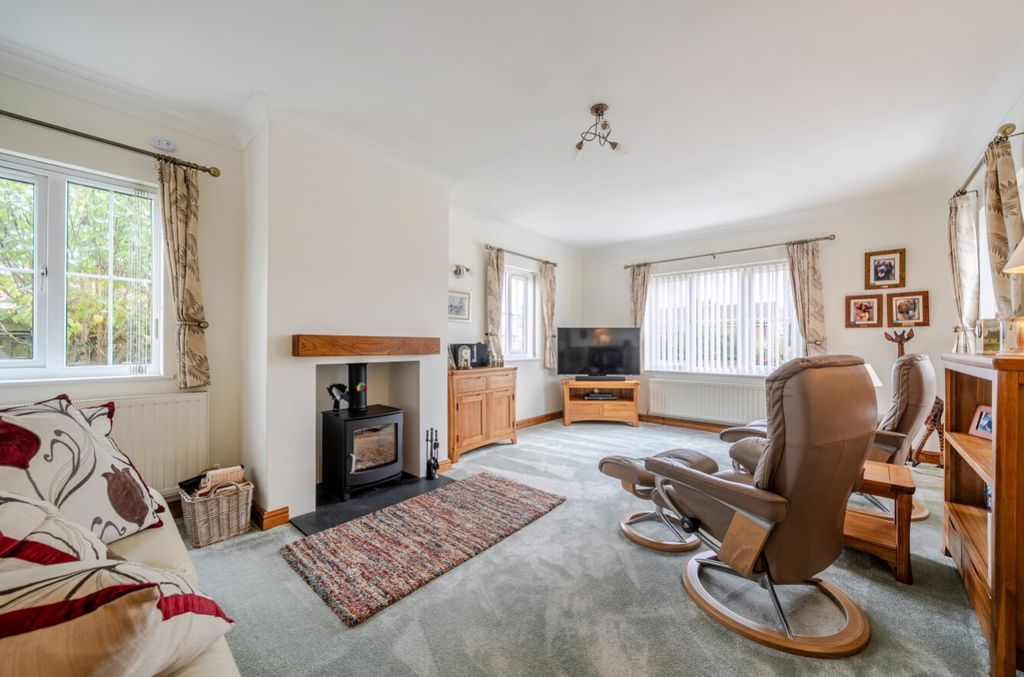 Property photo 2 of 25 1537745-13-1A1594Ddc7309