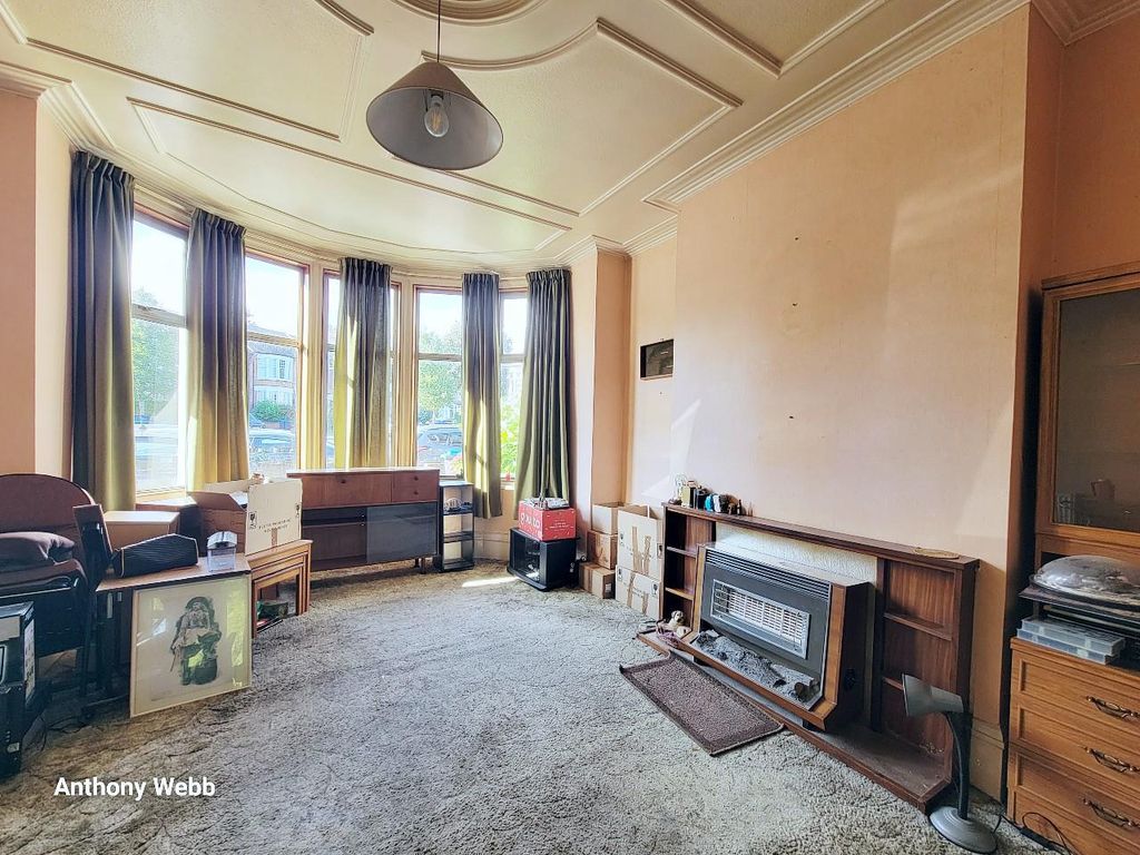 Property photo 2 of 12 Living Room