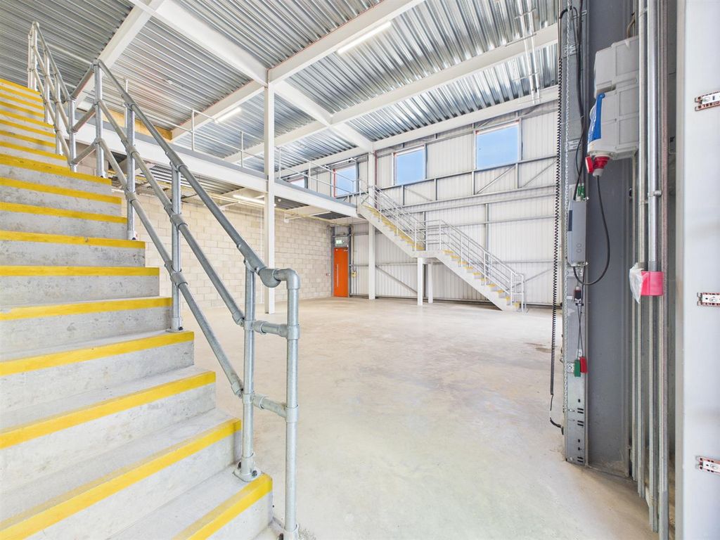 Property photo 1 of 8 Cam04237G0-Pr0284-Still003.Jpg