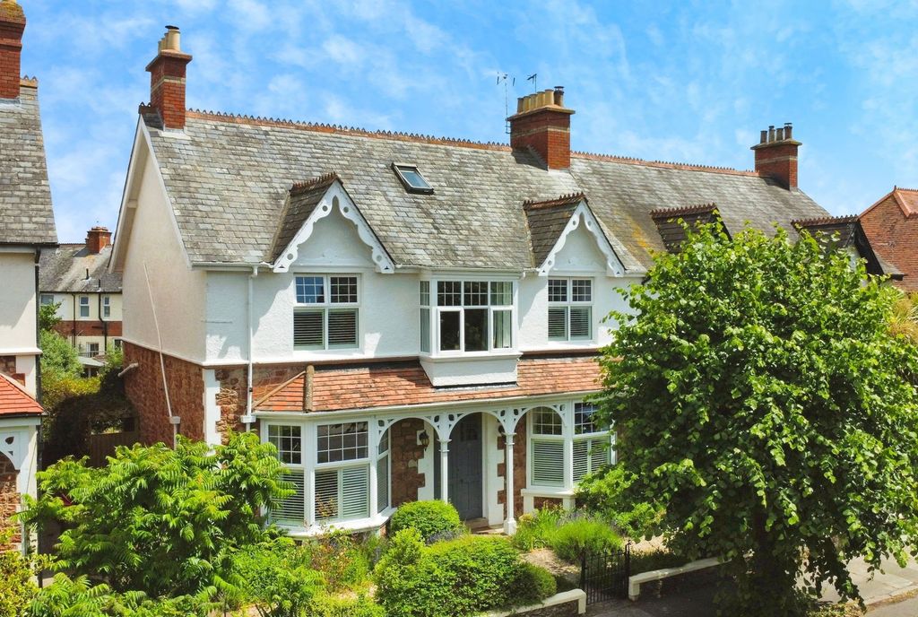 Property photo 1 of 63