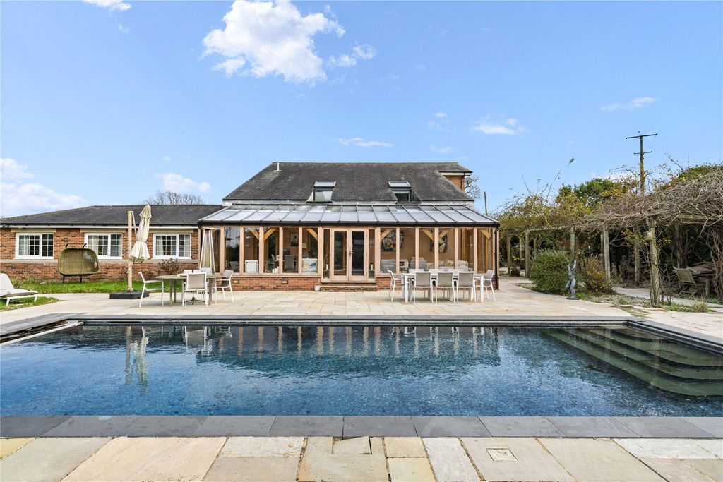 Property photo 2 of 19 Picture No. 15