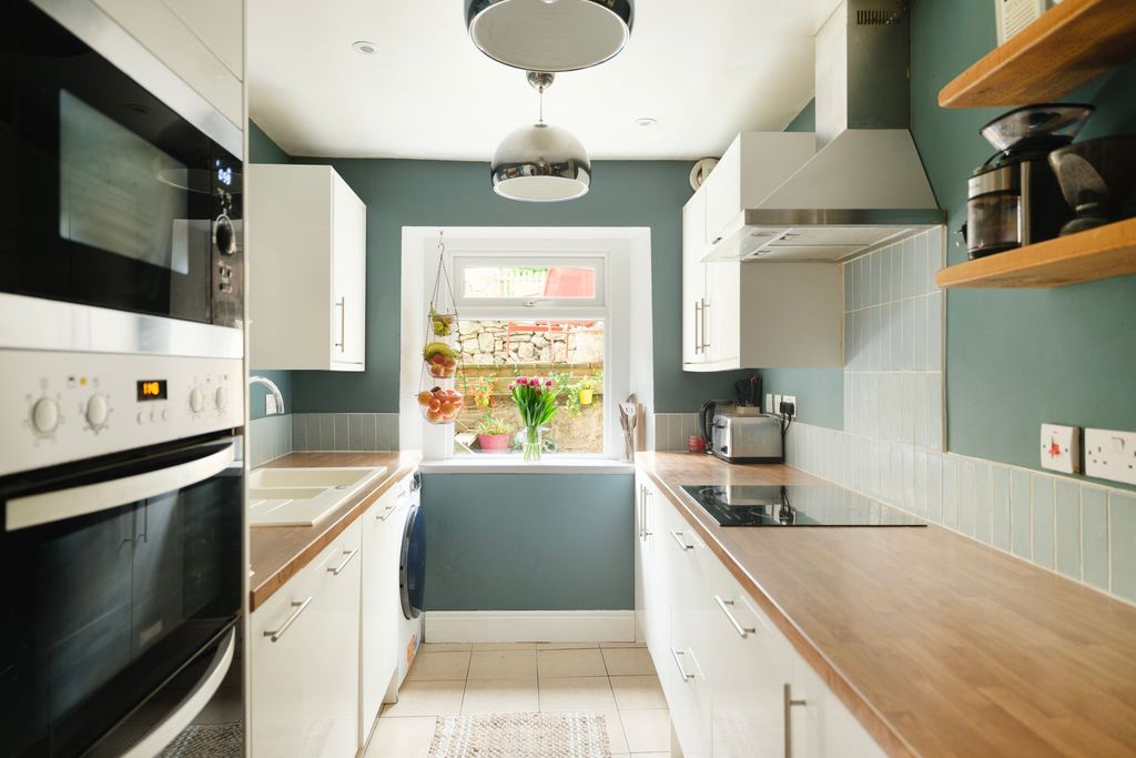 Property photo 3 of 19