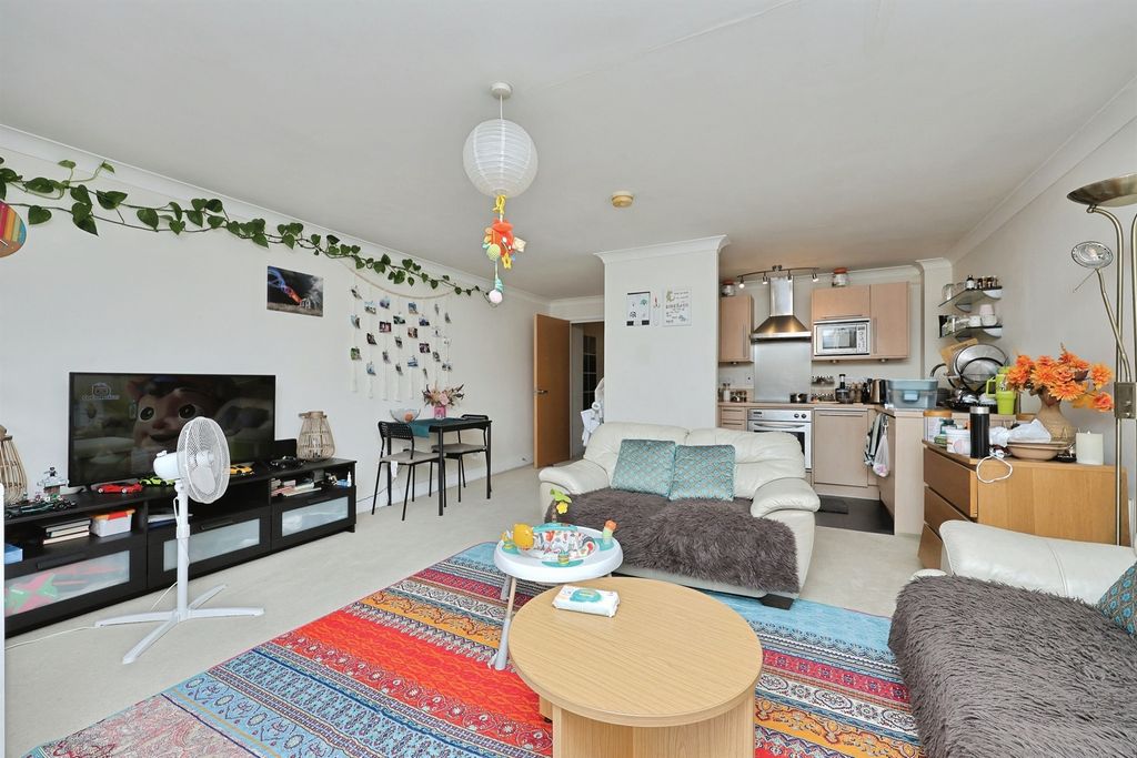 Property photo 3 of 14