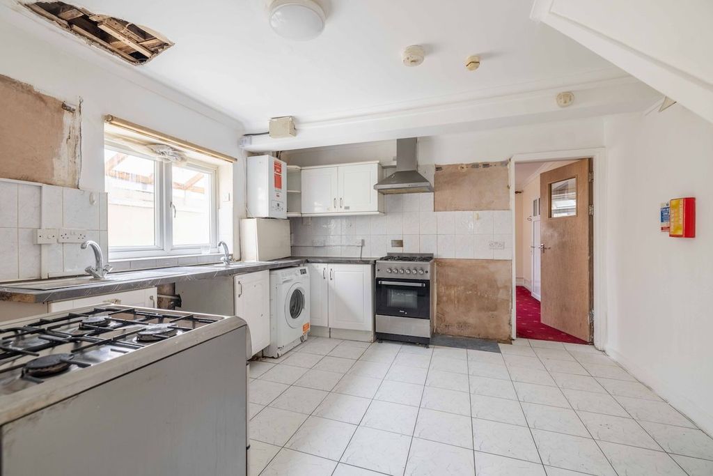 Property photo 3 of 22