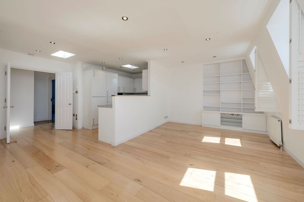 Property photo 2 of 9 5@108 Sinclair Rd-6145.Jpg