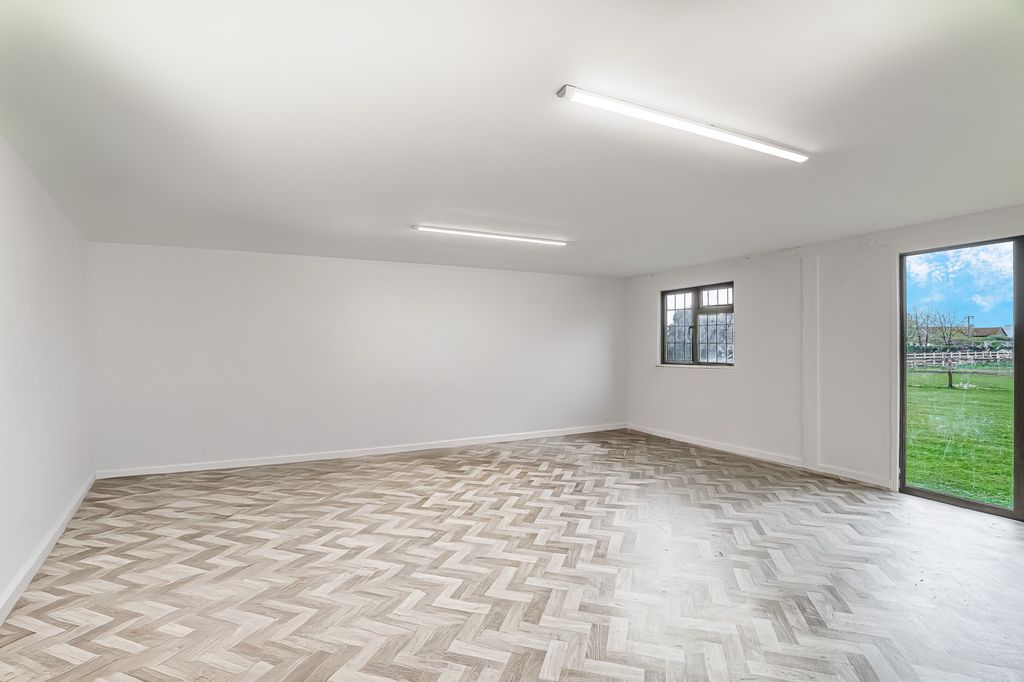 Property photo 2 of 3