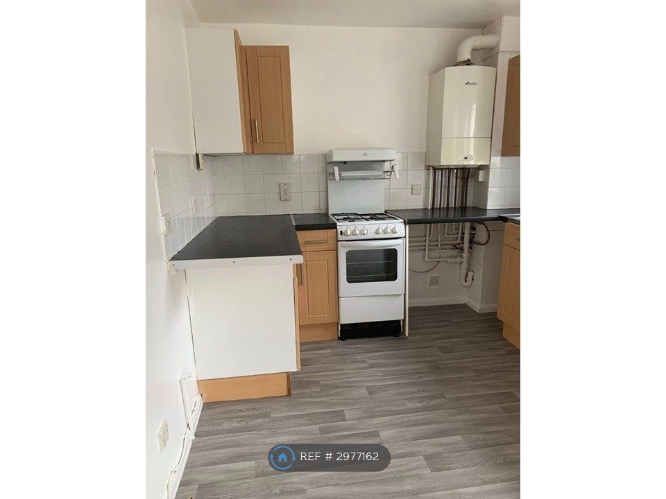 Property photo 2 of 17 Kitchen