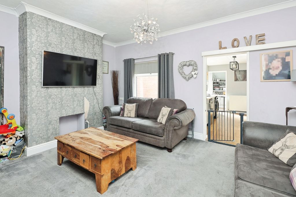 Property photo 3 of 17 Photo