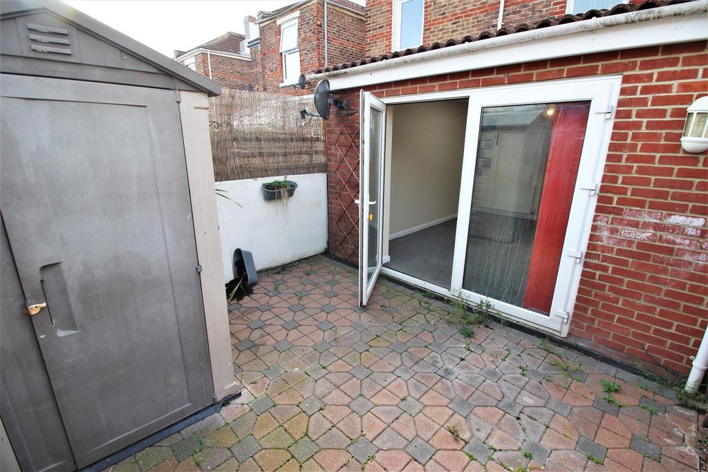 Property photo 3 of 8