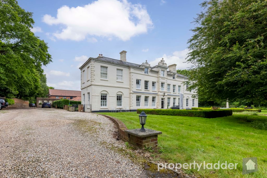 Property photo 1 of 17 Pl-8