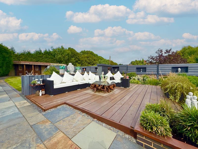 Property photo 2 of 32 Garden Area