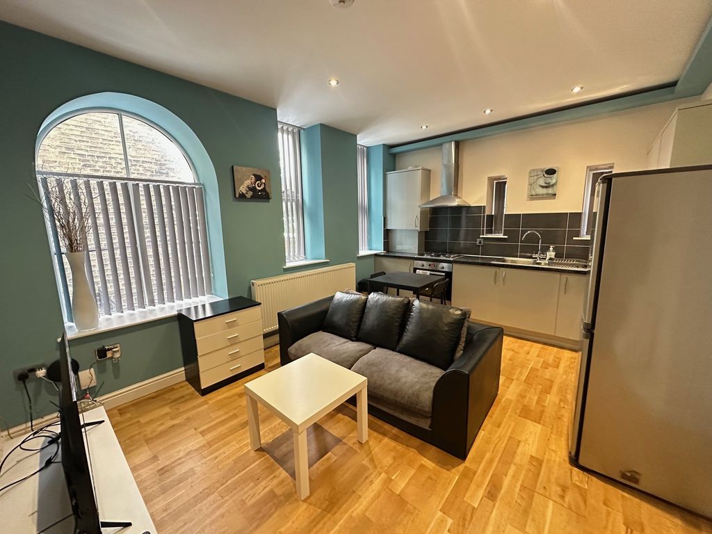 Property photo 1 of 6 Bedroom 1