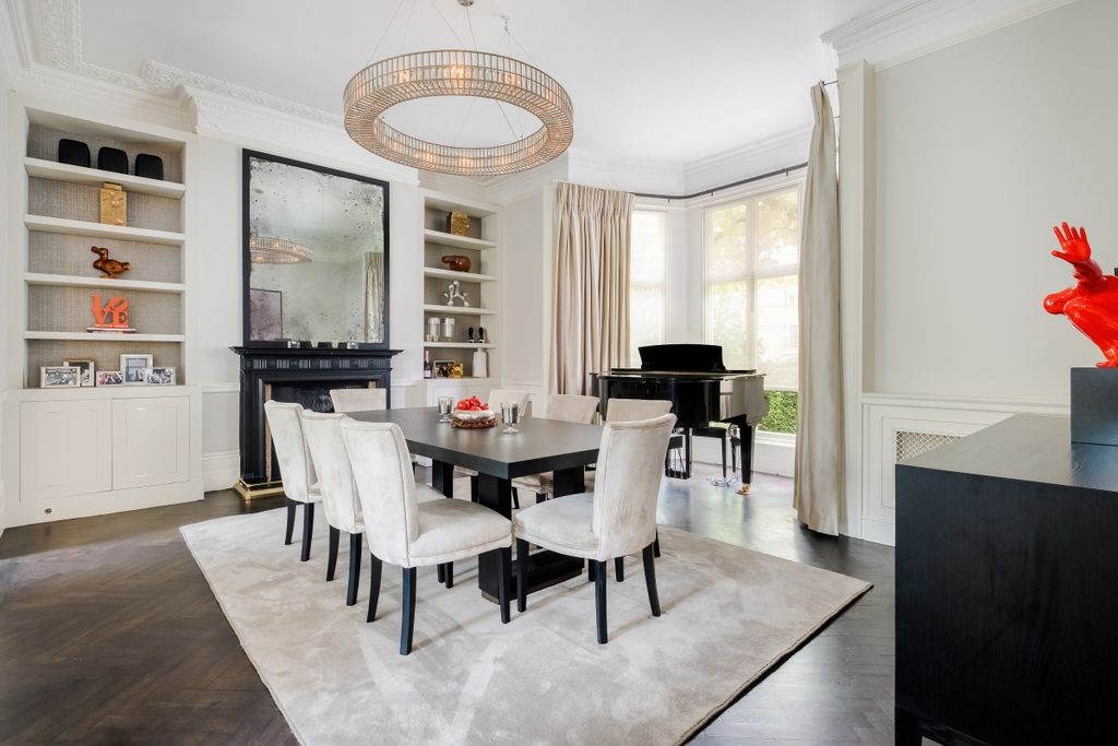 Property photo 1 of 17 Dining Room