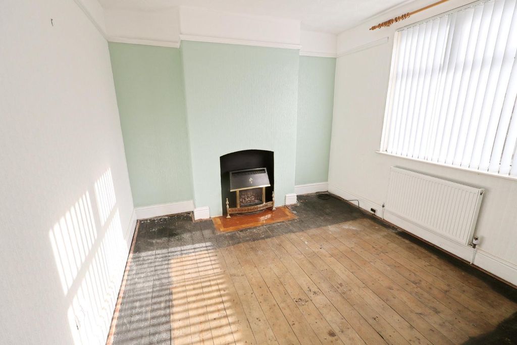 Property photo 3 of 13 Sitting Room