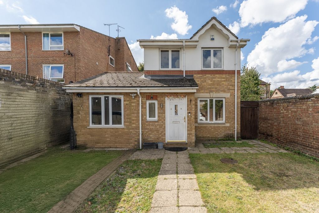 Property photo 1 of 21