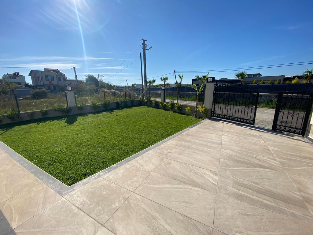 Property photo 3 of 36