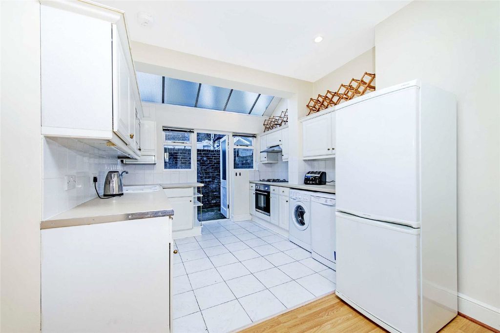 Property photo 3 of 12 Picture No. 10