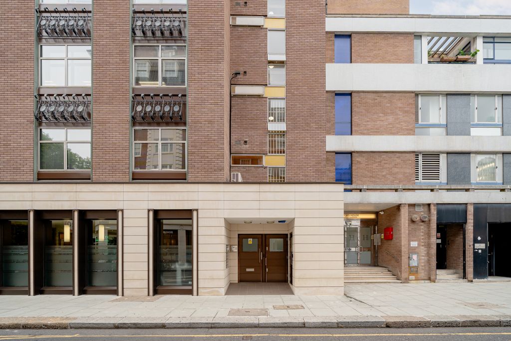 Property photo 2 of 6