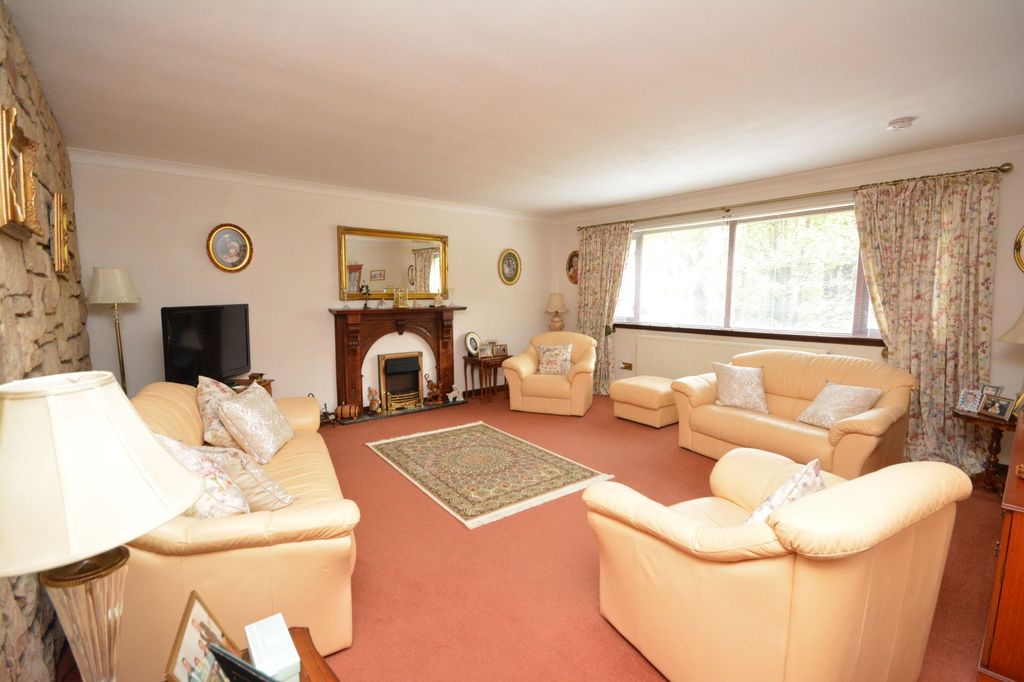 Property photo 2 of 29