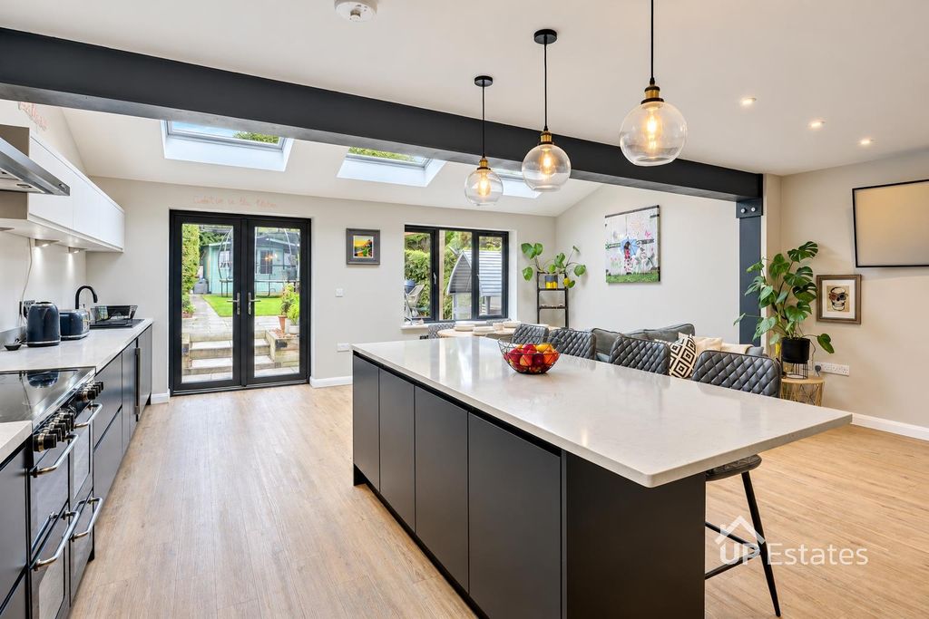 Property photo 1 of 14 Kitchen/ Lounge/ Diner