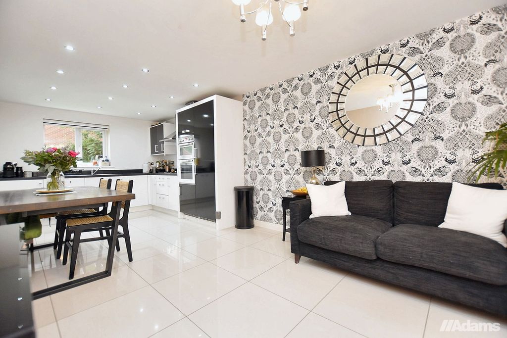 Property photo 2 of 25