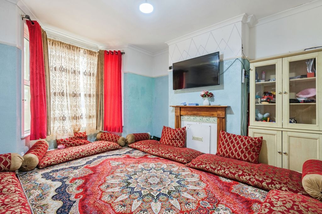 Property photo 2 of 15 Pbox-Img.Jpg