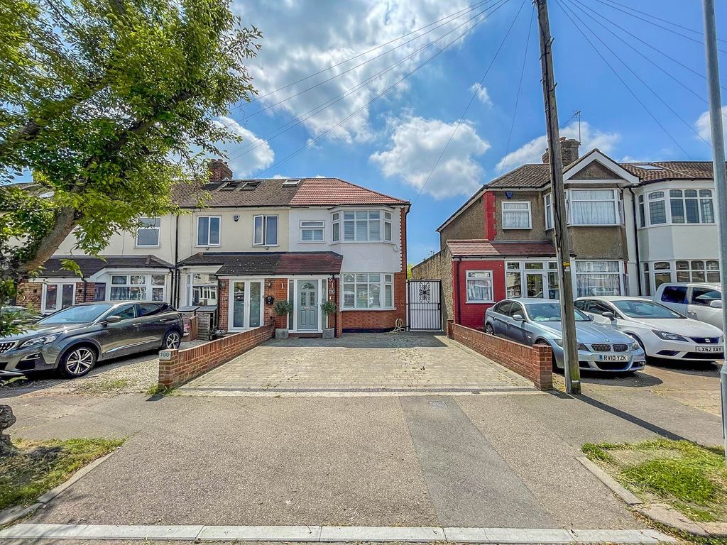 Property photo 1 of 32