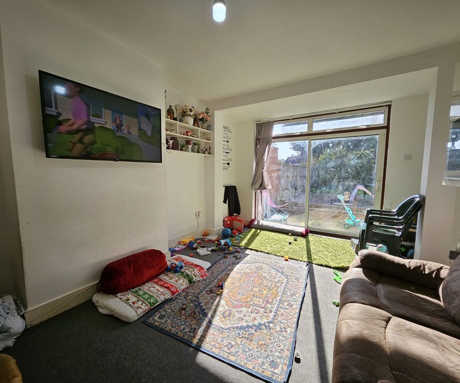 Property photo 2 of 26