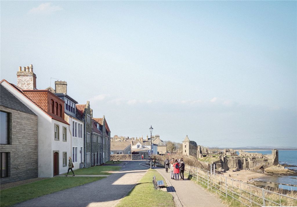 Property photo 3 of 14 East Scores &amp; Castle