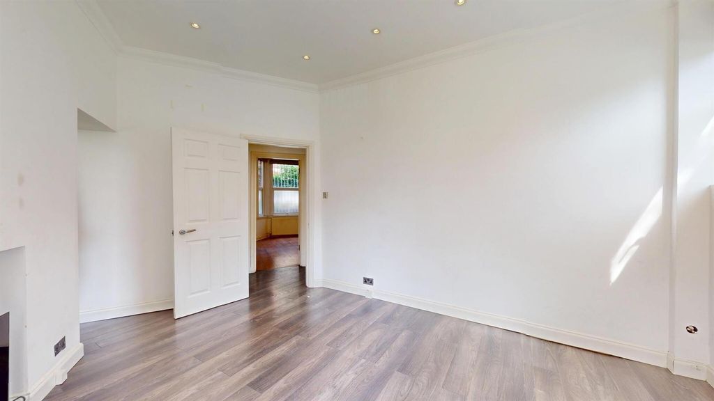 Property photo 3 of 17 37Bcrreception3.Jpg