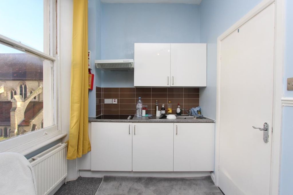 Property photo 2 of 3