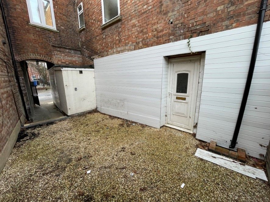 Property photo 2 of 24