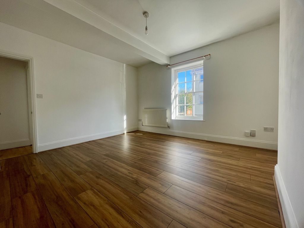 Property photo 3 of 15 Picture No. 23